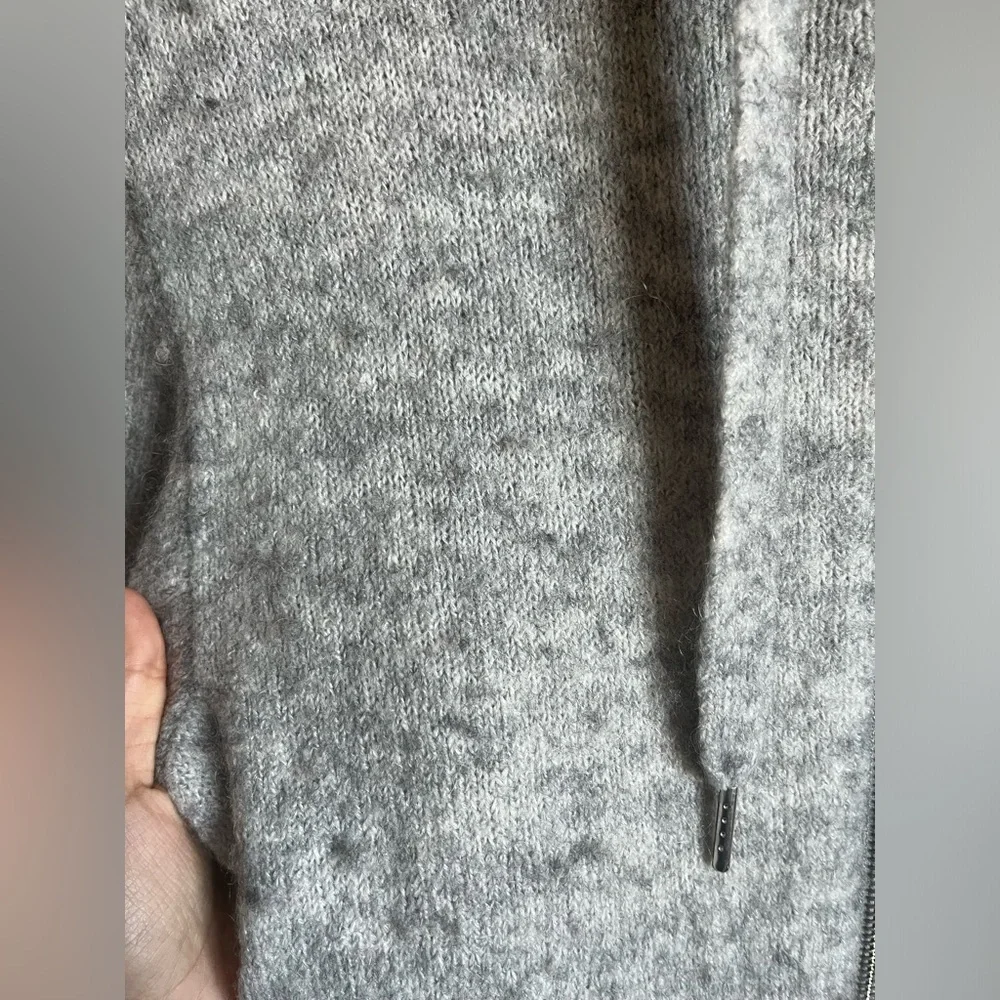 H&M Wool-Blended Gray Zip-Up Hoodie - Picture 3 of 10
